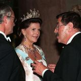 1999  Das Königspaar plaudert mit dem deutschen Preiträger Günther Grass.