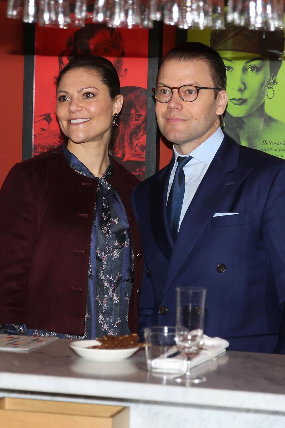 Am letzten Abend besuchen Prinzessin Victoria und Prinz Daniel zusammen die schwedische Brasserie "Björk" in Mailand.