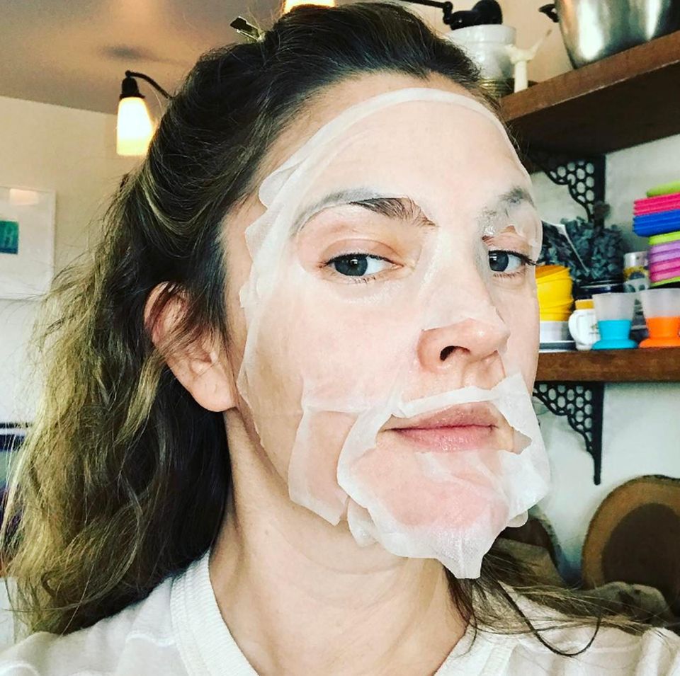 "Erst sieht's so aus", erklärt Drew Barrymore. "Erst sieht's so aus", erklärt Drew Barrymore.