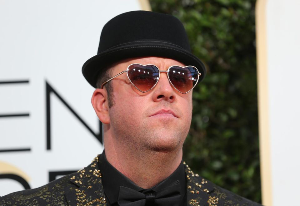 Chris Sullivan betrachtet die Glamour-Welt durch eine Herzbrille. Chris Sullivan betrachtet die Glamour-Welt durch eine Herzbrille.