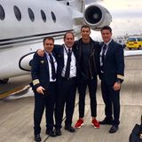 Sein Piloten-Team: Cristiano Ronaldo ist ein Vielreisender und hat noch dazu das nötige Kleingeld, um sich eine Privat-Flotte zu leisten.  