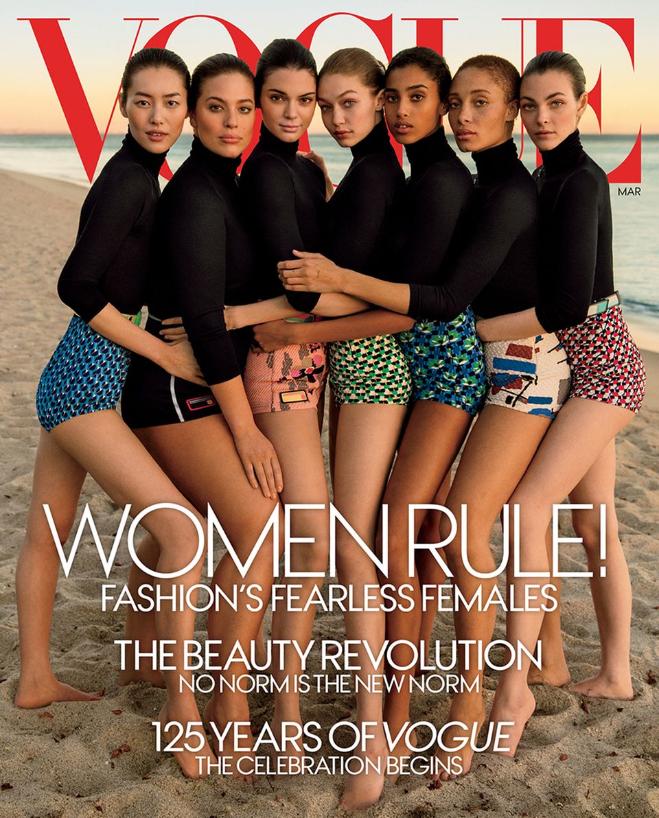 Anlässlich ihres 125. Geburtstages shootete die VOGUE ein ganz besonderes Cover und wollte damit vor allem auch verdeutlichen: Jede Frau ist schön, egal welcher Konfektionsgröße. Doch ein mieser Photoshop-Fail unterstützt diese Vorhaben mal so gar nicht. Der Arm von Gigi Hadid ist viel zu lang, der Grund dafür: Plus-Size Model Ashley Graham wurde schlanker geschummelt. Anlässlich ihres 125. Geburtstages shootete die VOGUE ein ganz besonderes Cover und wollte damit vor allem auch verdeutlichen: Jede Frau ist schön, egal welcher Konfektionsgröße. Doch ein mieser Photoshop-Fail unterstützt diese Vorhaben mal so gar nicht. Der Arm von Gigi Hadid ist viel zu lang, der Grund dafür: Plus-Size Model Ashley Graham wurde schlanker geschummelt.