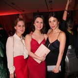 Fesches Trio: Alicia von Rittberg ("Charite"), Natalia Rudziewicz und Aylin Tezel ("Himmel und Hoelle") feiern gemeinsam. 