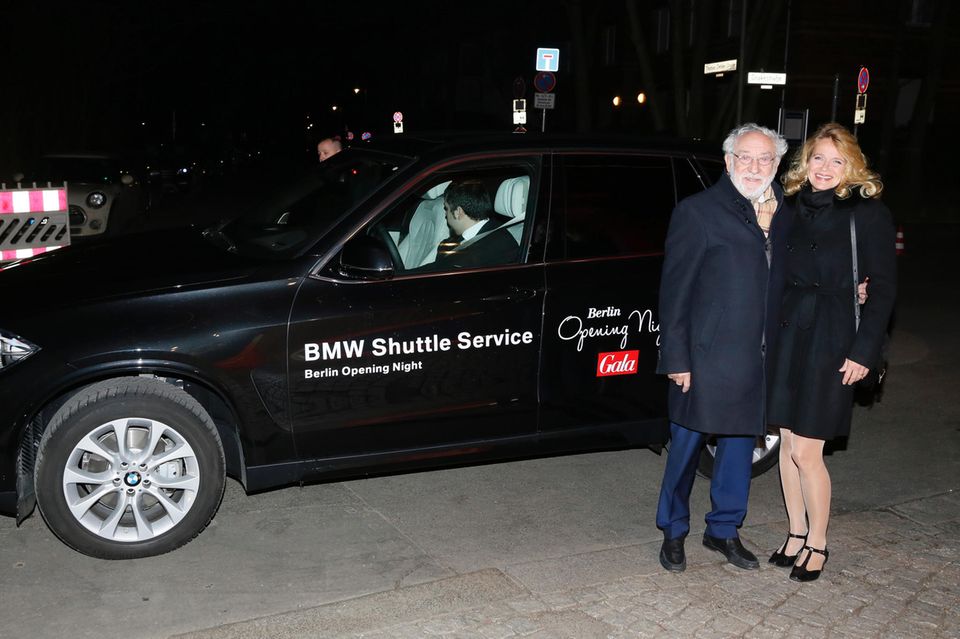 Mit dem BMW-Shuttle-Service der Kälte in Berlin trotzen, das nutzen auch Dieter Hallervorden und Christiane Zander. 