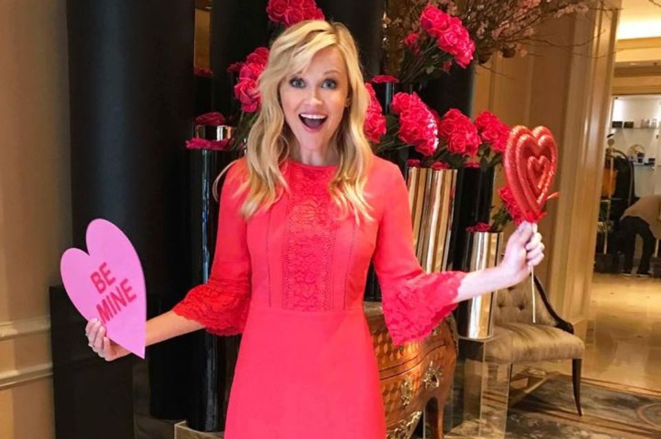Aus Neuseeland sendet Hollywoodstar Reese Witherspoon Liebe und Küsse zum Valentinstag.