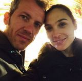 "Wonder Woman" Gal Gadot macht ihrem Mann Yaron Versano die wohl schönste Liebeserklärung: "Jeder Tag mit dir ist wie Valentinstag", kommentiert die schwangere israelische Schauspielerin das gemeinsame Foto.