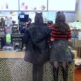 15. Februar 2017   Da staunten die Mitarbeiter des McDonald's-Restaurants nicht schlecht, als plötzlich diese zwei Supermodels vor dem Tresen standen...