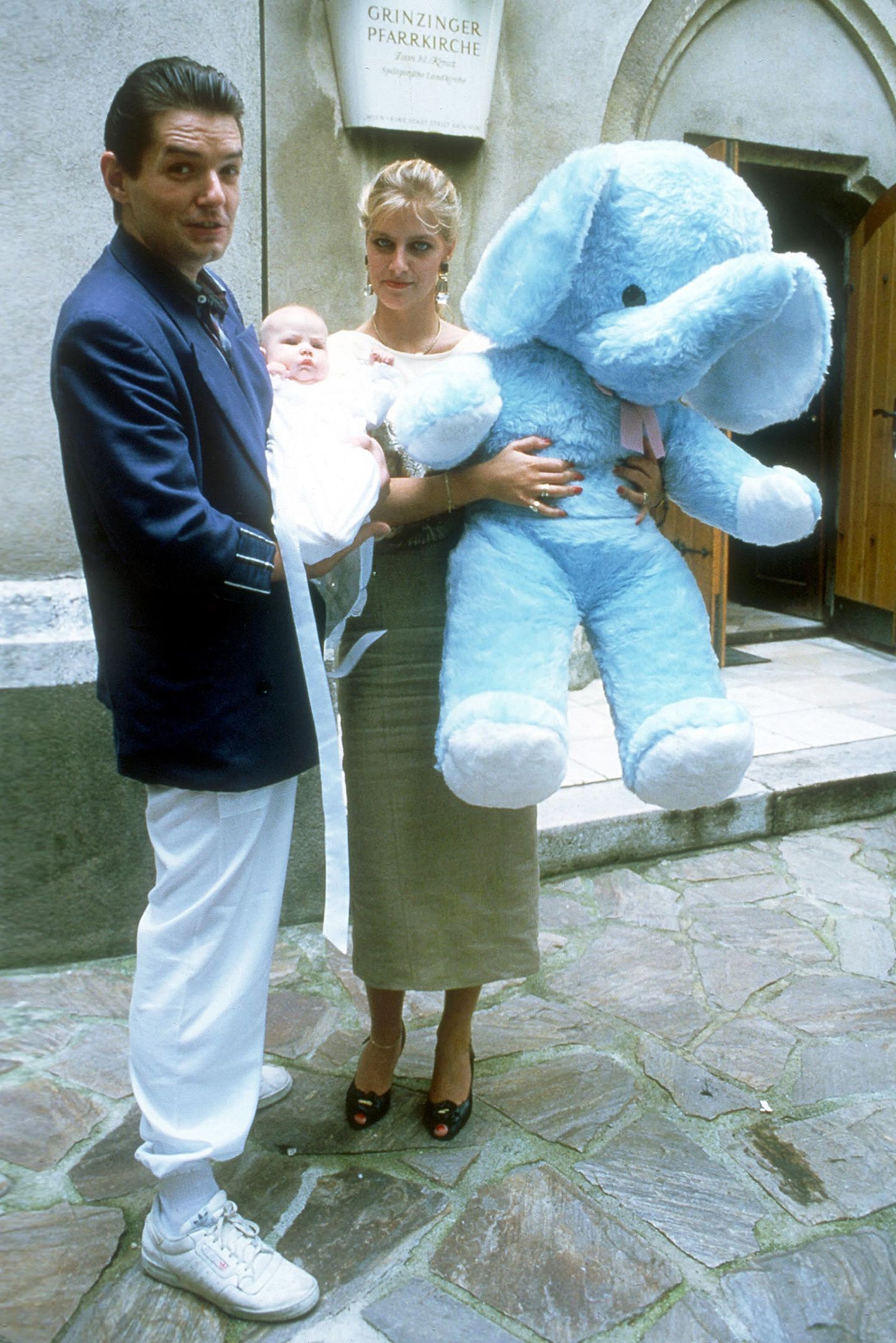 Am 13. März 1986 brachte Falcos Freundin und spätere Ehefrau Isabella Vitkovic Tochter Katharina Bianca zur Welt. Die Ehe zerbrach jedoch und ein Vaterschaftstest zeigte, dass Falco nicht der leibliche Vater seiner Tochter war. Sie bezweifelt das Testergebnis jedoch bis heute