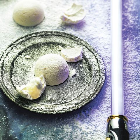 Baiser-Kokos-Kuppel