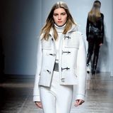 Bei dem Modehaus Fay wird gezeigt, wie man sich im kommenden Winter warm hält und dabei total stylisch aussieht.