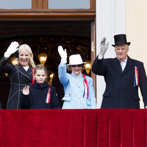 Grund zum Jubeln: die norwegische Königsfamilie um Königin Sonja und König Harald
