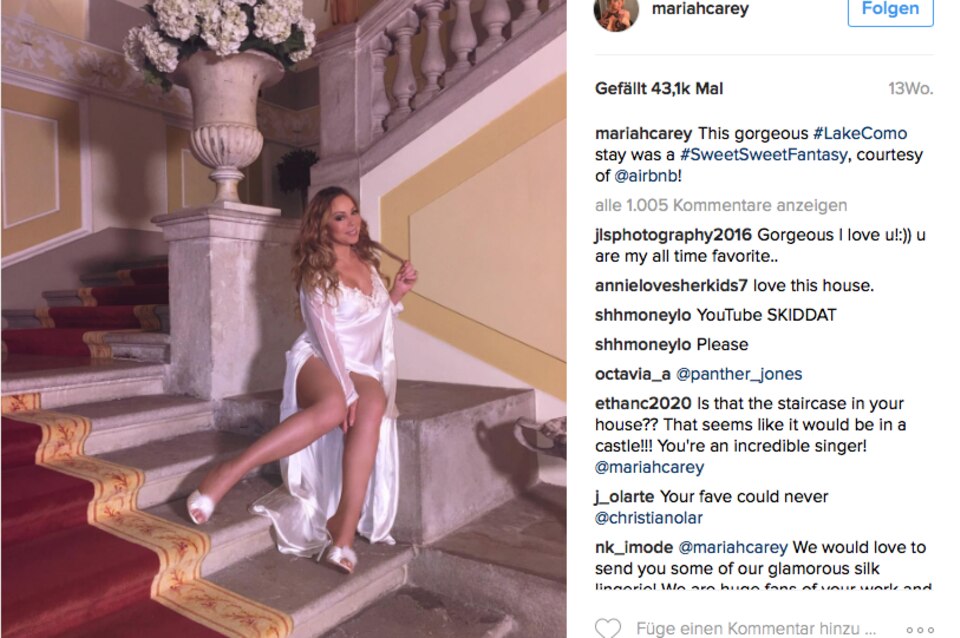 Urlauben wie die Stars: So kennen und lieben wir sie: Mariah Carey räkelt sich im Seidenkleidchen auf den Stufen der Millionen-Villa. So kennen und lieben wir sie: Mariah Carey räkelt sich im Seidenkleidchen auf den Stufen der Millionen-Villa.
