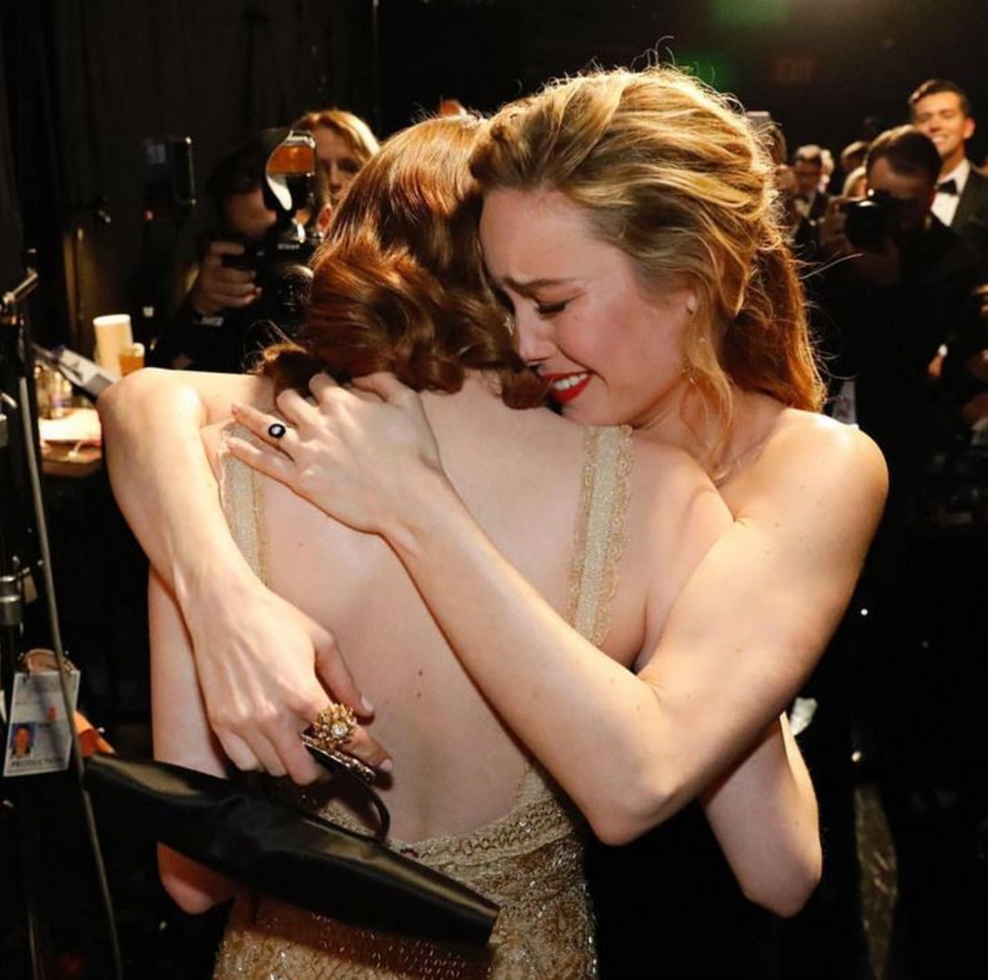 Brie Larson freut sich mit ihrer Freundin Emma Stone über deren Oscar-Gewinn. 