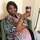 Vor der Show gönnt sich Octavia Spencer einen Kaffee. 