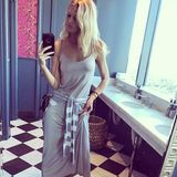 Dass sogar die Toiletten in "Lalaland" sonnig sind, teilt Toni Garrn gleich per Selfie mit ihren Instagram-Followern. Dass es um diese Jahreszeit wohl auch schon so warm ist, dass das Topmodel stylisch-Sportlich und BH-los im luftigen Top unterwegs ist, erfahren wir durch diesen Post auch.