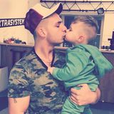 2. März 2017  Bussi für Papa: Erneut zeigt Pietro Lombardi, dass der kleine Alessio das Wichtigste für ihn ist. Auf Facebook teilt er mit seinen Fans dieses süße Foto. 