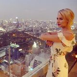 12. März 2017   So ist es, wenn man Urlaub und Beruf kombinieren kann. Lena Gercke genießt die Aussicht auf der Rooftop Bar in Bangkok. 