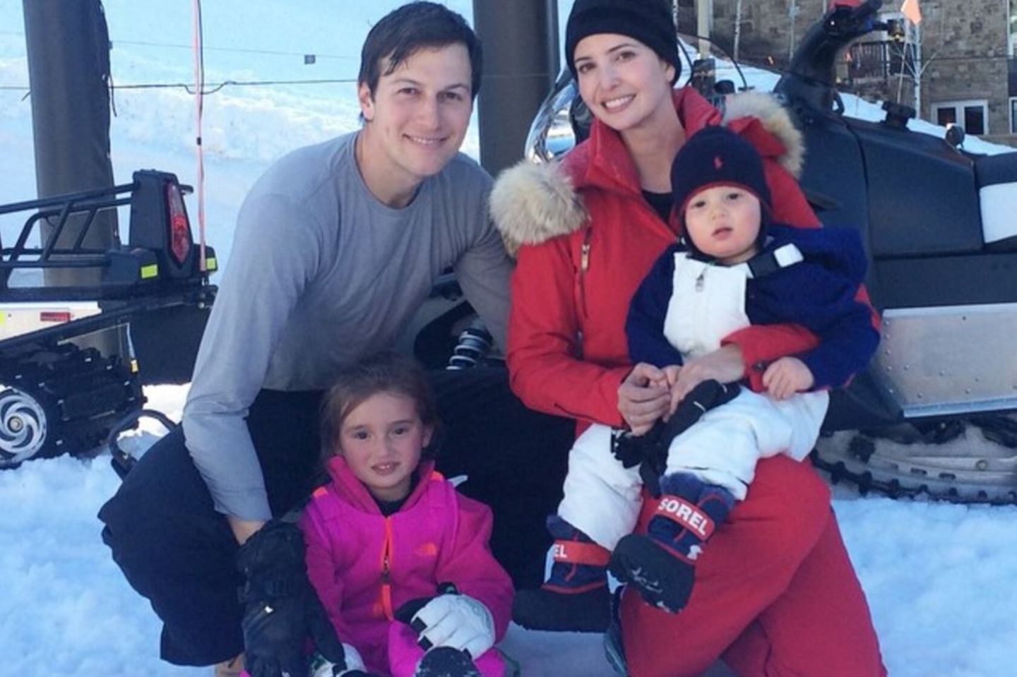 Ivanka Trump mit Ehemann Jared Kusher und den gemeinsamen Kindern Arabella, damals 4, und Joseph, damals 1, in Aspen 2015