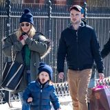 17. März 2017   Trotz Trennung: Schauspieler Sienna Miller und Tom Sturridge genießen einen Spaziergang durch New York. Tochter Marlow stampft fröhlich voran.