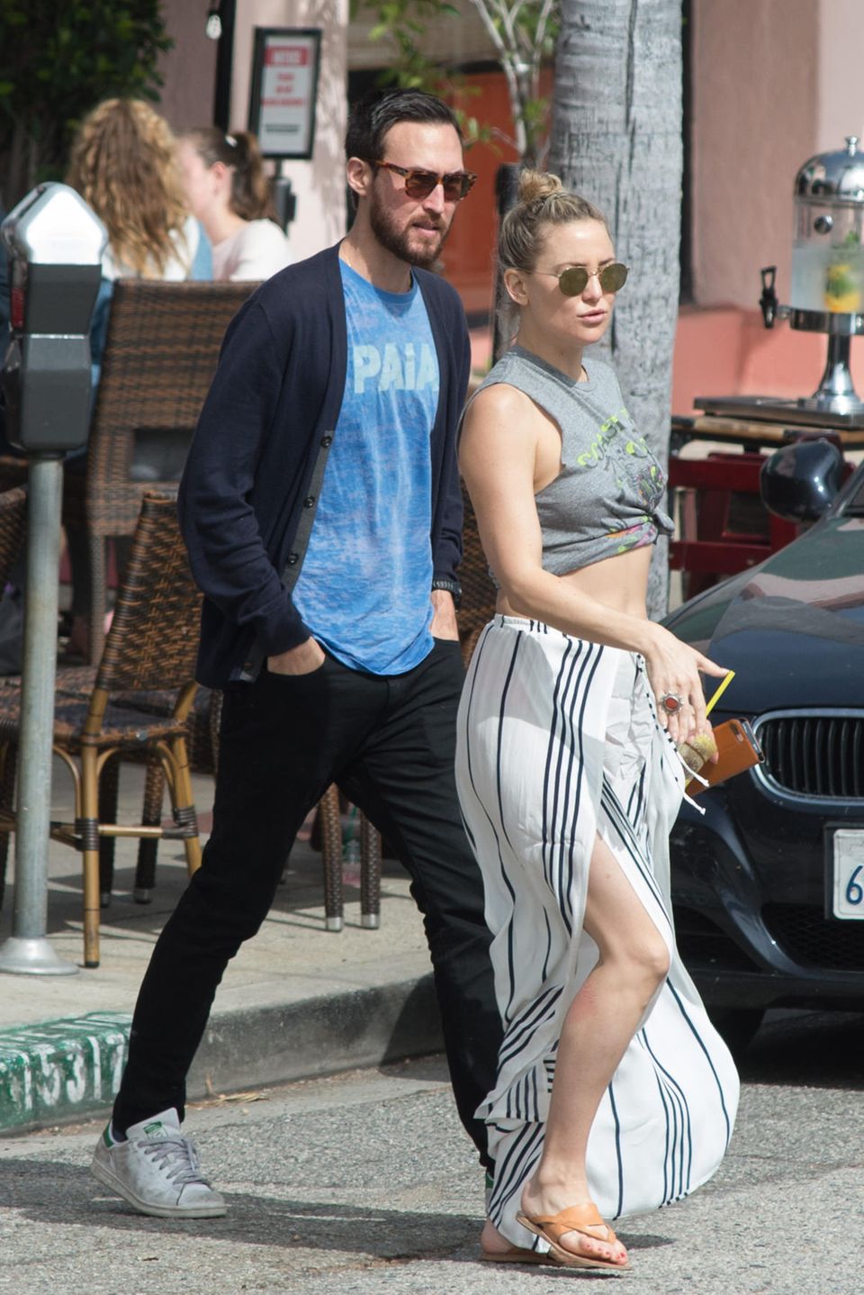 19. März 2017 Neue Liebe? Kate Hudson verlässt in männlicher Begleitung das Cafe Vida in Los Angeles.