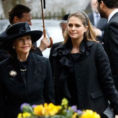 Aus Schweden erweisen Königin Silvia und Prinzessin Madeleine Prinz Richard die letzte Ehre. Die Witwe, Prinzessin Benedikte, ist Madeleines Patentante. 
