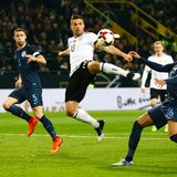 Lukas Podolski in Aktion, während der Partie Deutschland gegen England.