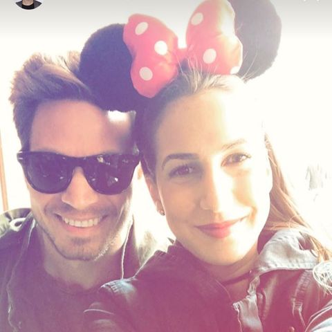 Sebastian Pannek und Clea-Lacy im Disneyland Paris