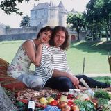 4. Januar 1998   Picknick unterm Baum: Christine Kaufmann und Ehemann Klaus Zey.