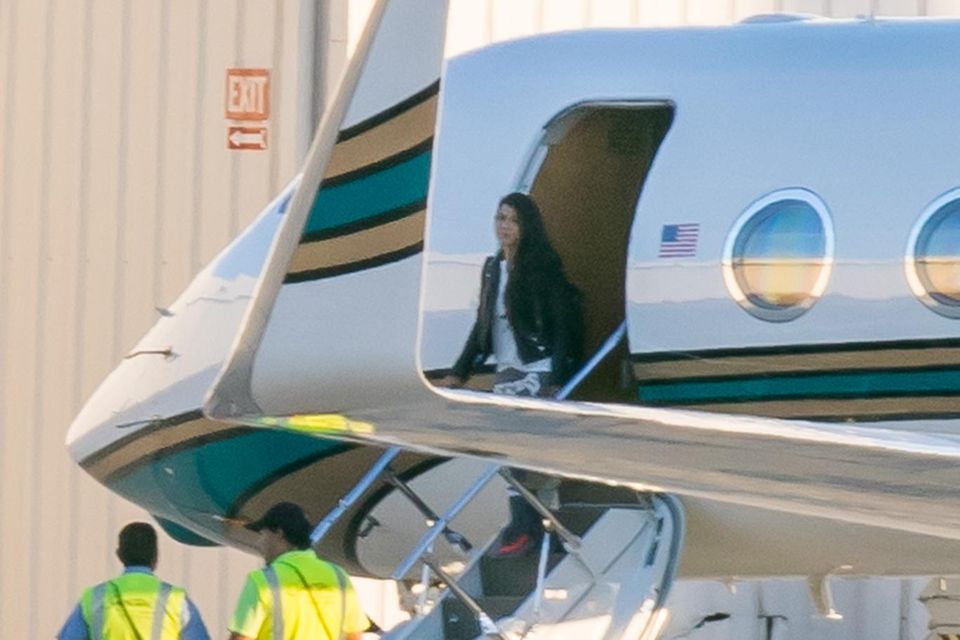 Teures Geschenk zum Hochzeitstag: Fast hätte Kanye nicht landen können, doch schließlich brachte ihn dieser Privatjet der Familie sicher auf die deutsche Insel. Fast hätte Kanye nicht landen können, doch schließlich brachte ihn dieser Privatjet der Familie sicher auf die deutsche Insel.
