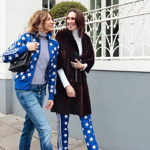 Stars and Stripes gehen immer, oder? Sue und Annette zelebrieren den Freundinnen-Style.