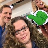 Da sind sie wieder, die berühmten Locken von Angelo Kelly! Weil das neue Album der "Kelly Family" Platz 1 der Albumcharts erreichte, löst das Nesthäkchen der irischen Familie seinen Wetteinsatz ein. Die Fans freut's!