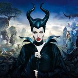 Ostermontag 20:15 Uhr auf RTL: Maleficent - Die dunkle Fee  Das Grimm'sche Märchen "Dornröschen" ist ein echter Klassiker und zählt zu den beliebtesten Kindergeschichten der Welt. Angelina Jolie spielt hier die gefürchtete dunkle Fee, die durch die Liebe der herzensguten Aurora ihre Erlösung erfährt.