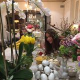 Sofia Vergara feiert Ostern opulent. Sie überzeugt mit einer floralen Tischdekoration.