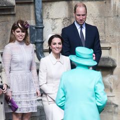 Oma kommt, da wird geknickst. Zumindest dann, wenn es sich bei der Großmutter um Königin Elizabeth handelt.