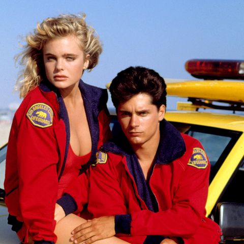 Erika Eleniak mit Filmpartner Billy Warlock 