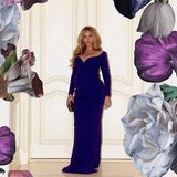 Im dunkelblauen, langen Abendkleid kommt nicht nur Beyoncés Babybauch perfekt zur Geltung, sondern auch ihr schönes Dekolleté.