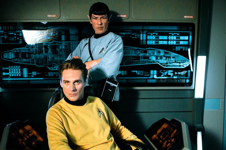 Warum Rainer Meifert einen Pseudonym hatte: Rainer Meifert als Captain Kirk und Jens Dombek als Mr. Spock Rainer Meifert als Captain Kirk und Jens Dombek als Mr. Spock