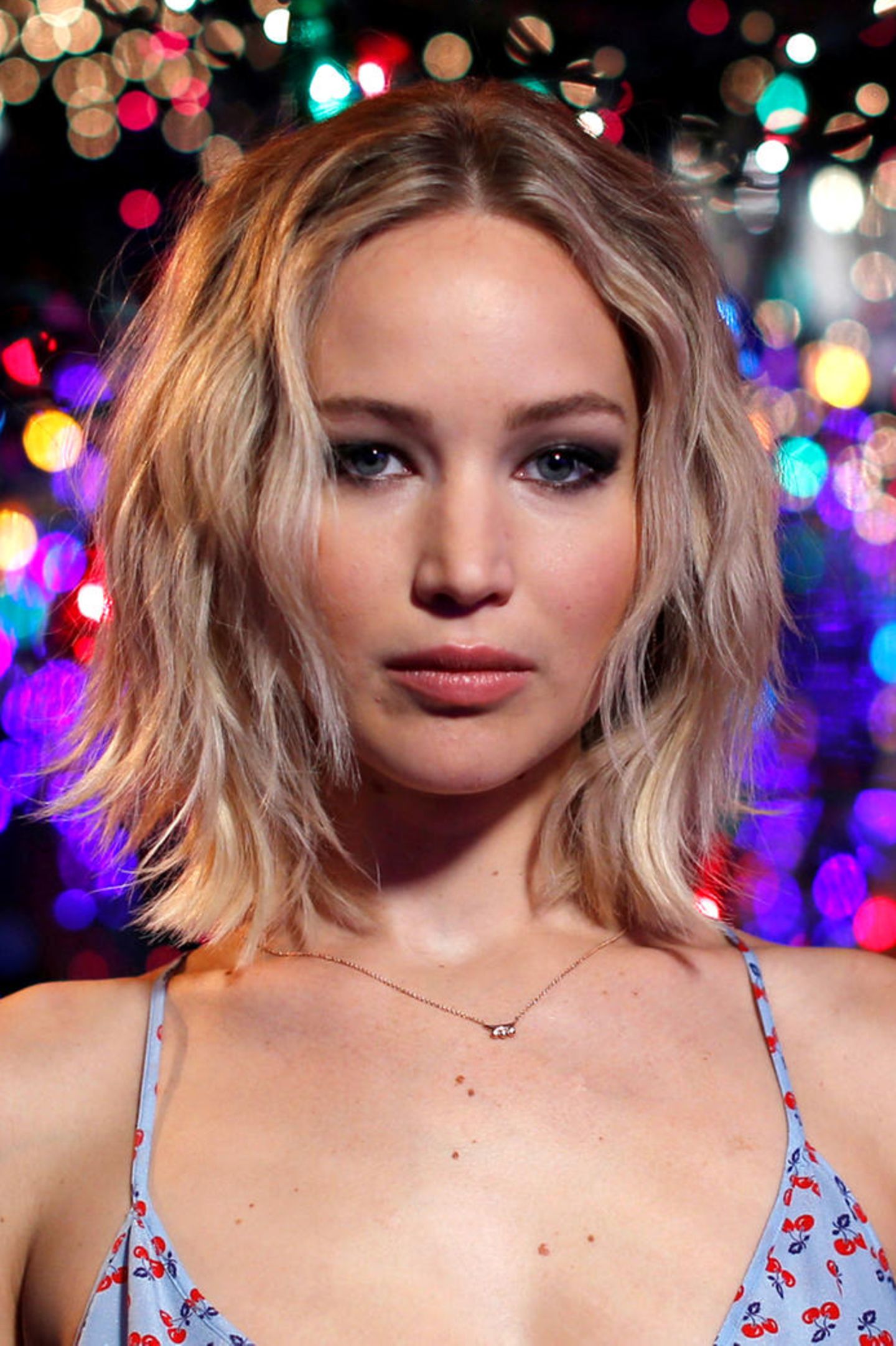 V R Jennifer Jennifer Lawrence Donker Haar In Brand