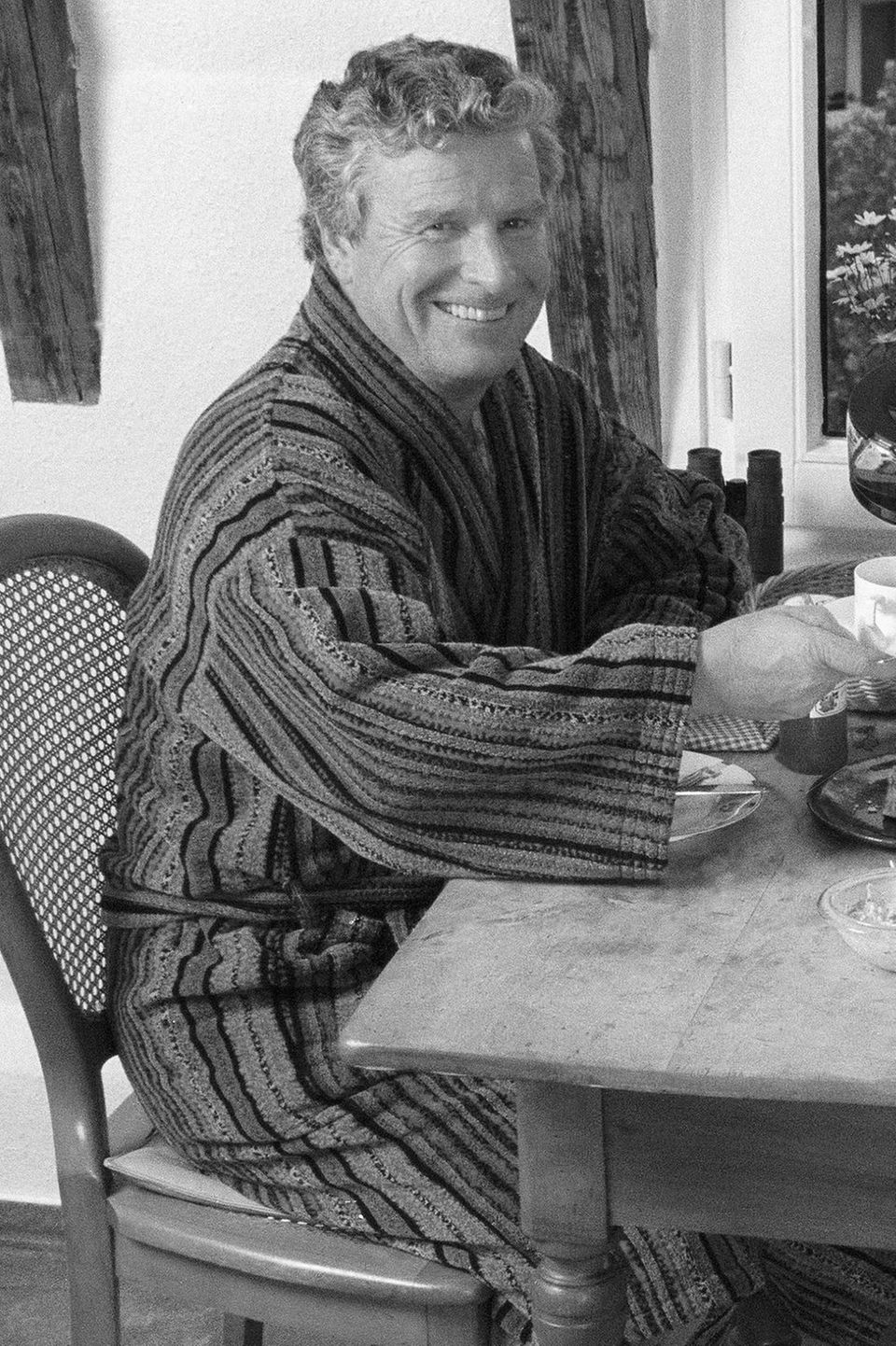 Mai 2017: Andreas von der Meden (74 Jahre) Er war Schauspieler, Musiker und und hat Kermit dem Frosch, Skinny Norris (Die drei ???) und David Hasselhoff seine Stimme geliehen. Nun ist der Synchronsprecher gestorben. Mai 2017: Andreas von der Meden (74 Jahre) Er war Schauspieler, Musiker und und hat Kermit dem Frosch, Skinny Norris (Die drei ???) und David Hasselhoff seine Stimme geliehen. Nun ist der Synchronsprecher gestorben.