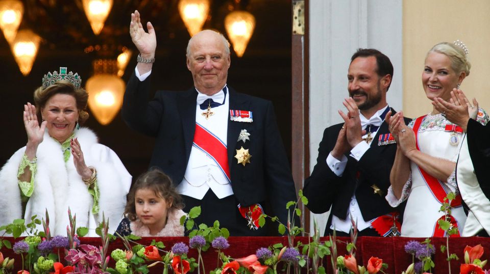 Prinz Haakon: Königin Sonja, König Harald, Prinz Haakon, Prinzessin Mette-Marit Königin Sonja, König Harald, Prinz Haakon, Prinzessin Mette-Marit