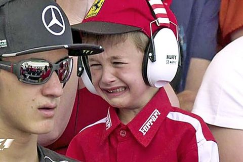 Kimi Räikkönen: Er trocknet die Tränen seines kleinen Fans ...