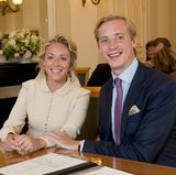 Das glückliche Paar Prinzessin Marie-Gabrielle und Antonius Willms im Standesamt von Luxemburg-Stadt.