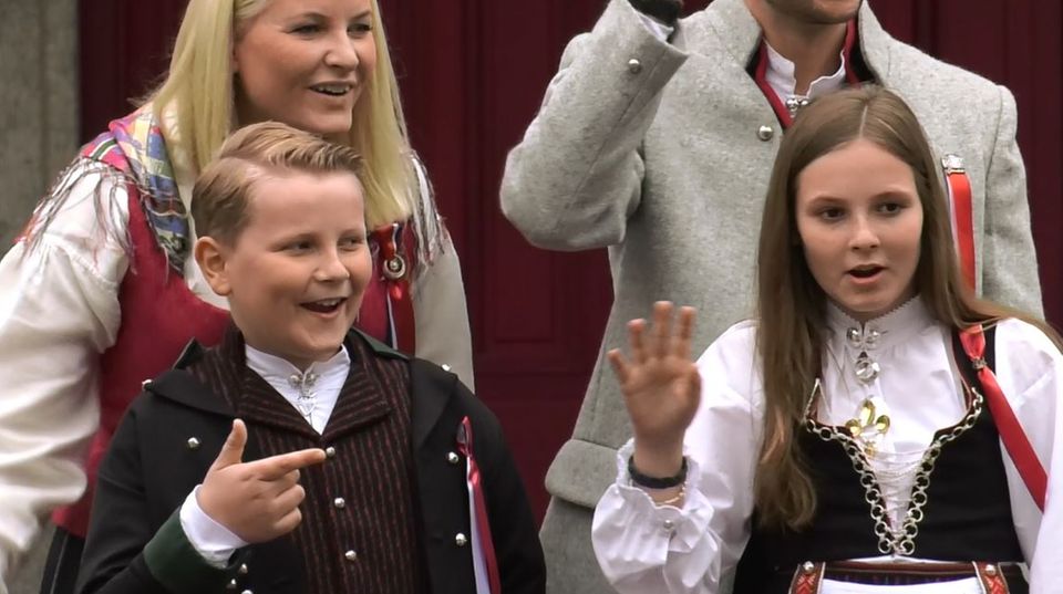 König Harald von Norwegen: Prinzessin Mette-Marit, Prinz Sverre Magnus, Prinz Haakon, Prinzessin Ingrid Alexandra Prinzessin Mette-Marit, Prinz Sverre Magnus, Prinz Haakon, Prinzessin Ingrid Alexandra