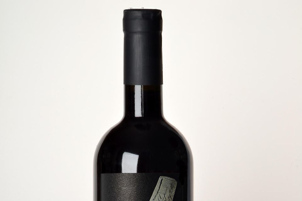 Sting: Stings italienische Rot- und Weißweine kosten zwischen 12 und 21,60 Euro pro Flasche (tesdorpf.de) Stings italienische Rot- und Weißweine kosten zwischen 12 und 21,60 Euro pro Flasche (tesdorpf.de)