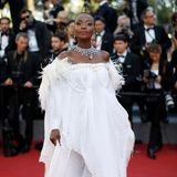 Obenherum sieht Model Miriam Odemba bezaubernd aus, weiter unten wird uns der Baumwoll-Look zu unförmig. 