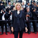 Schluss mit den Abendroben: Uma Thurman zeigt sich im lässigen Anzug-Look.