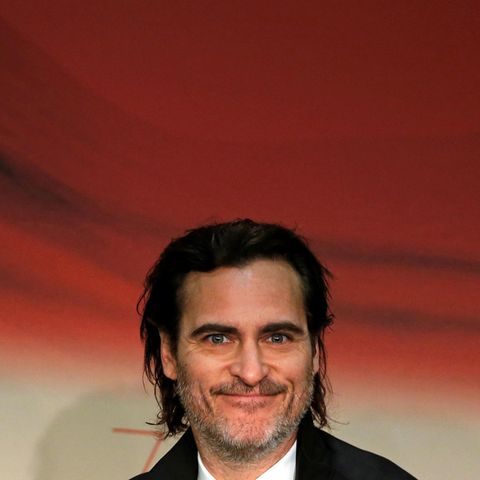 Reine Kopfsache! Joaquin Phoenix zeigt sich bei der Pressekonferenz von "You Were Never Really Here" in bester Stimmung.