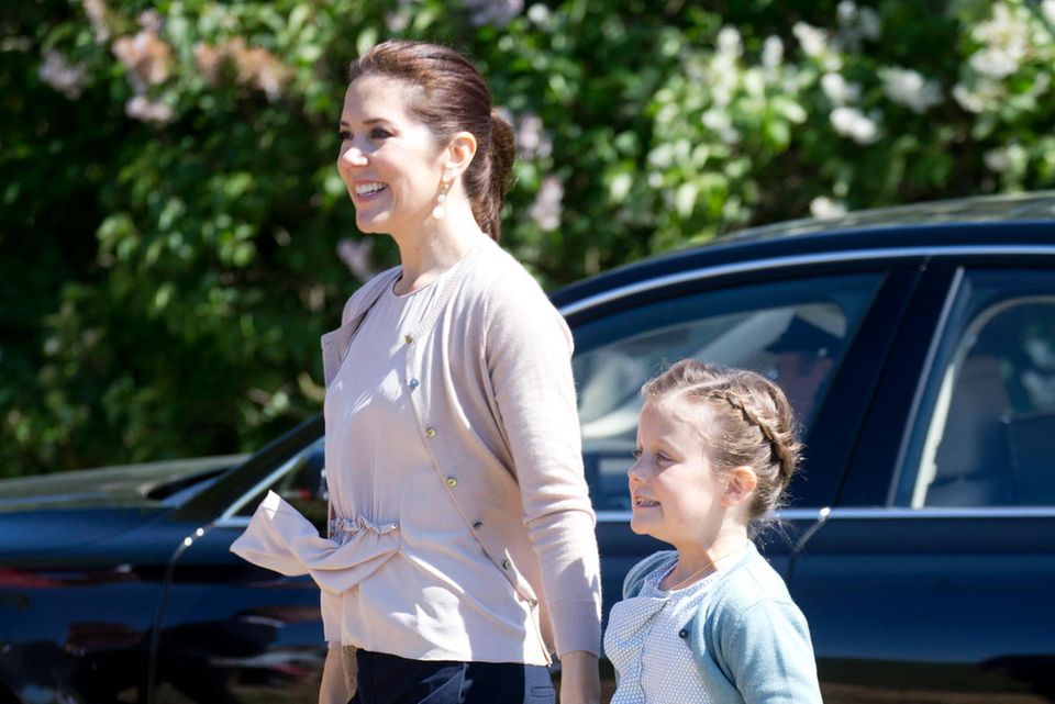 Dänische Royals: Prinzessin Mary und Prinzessin Isabella flüchten gern ins Grüne. Prinzessin Mary und Prinzessin Isabella flüchten gern ins Grüne.