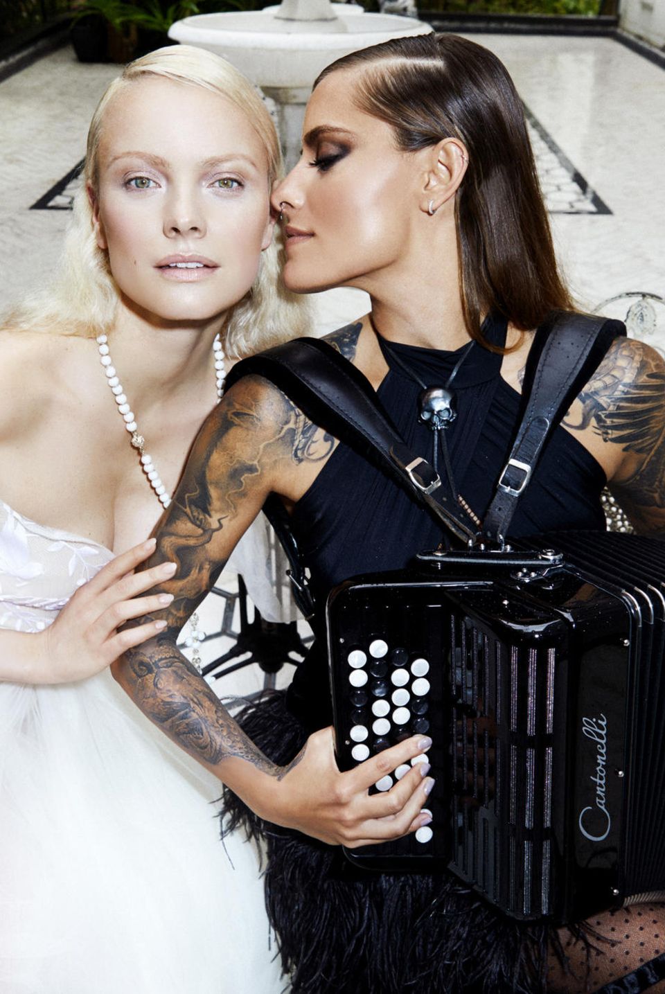 Franziska Knuppe, Sophia Thomalla Cantonelli Akkordeon über Akkordeon Centrum Brusch Franziska Knuppe, Sophia Thomalla Cantonelli Akkordeon über Akkordeon Centrum Brusch