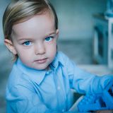 15. Juni 2017  Der kleine Prinz posiert wie ein Großer und die Ähnlichkeit zu seinem Vater Chris O'Neill wird immer deutlicher.